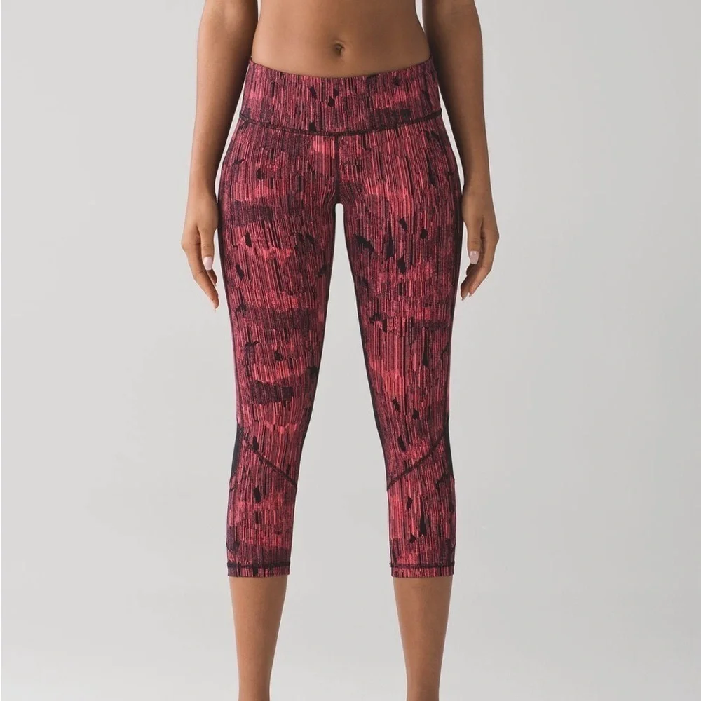 Lululemon Pace Rival Crop – Size 6